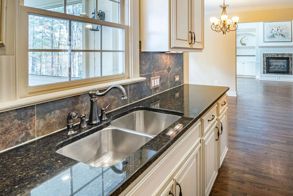 Kitchen Sinks and Fixtures 
